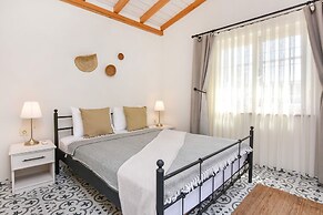 Lunaria Guest House
