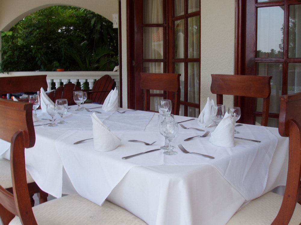 3br Villa With Vip Access - All Inclusive Program With Alcohol Include
