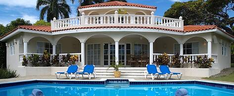 3br Villa With Vip Access - All Inclusive Program With Alcohol Include