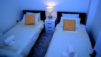 A Modern, Comfy Newly Remodeled 2bd House