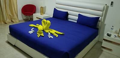 Villa de Colores 3 Rooms 5 King Beds