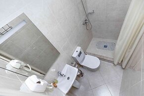 Kapriz Hotel