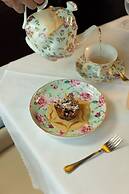 Pendray Inn & Tea House