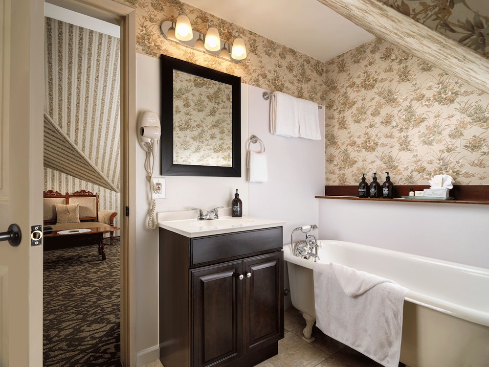 Pendray Inn & Tea House