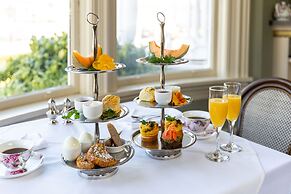 Pendray Inn & Tea House
