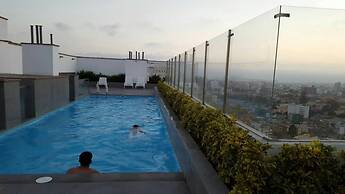 Ur Place Rentals - Modern 3bdrm, Swimming Pool And Gym