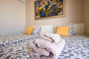 Ur Place Rentals - Modern 3bdrm, Swimming Pool And Gym