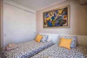 Ur Place Rentals - Modern 3bdrm, Swimming Pool And Gym