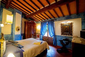Panoramic Villa in Tuscany Rolling Hill, Well Connected, Everyday new 