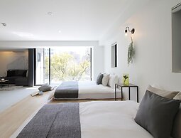 bHotel
