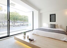bHotel