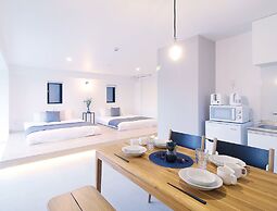 bHotel