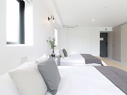 bHotel