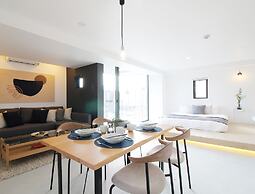 bHotel