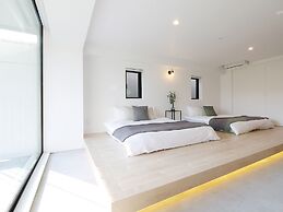 bHotel