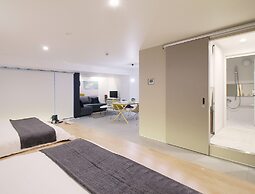 bHotel