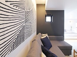 bHotel