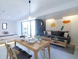 bHotel