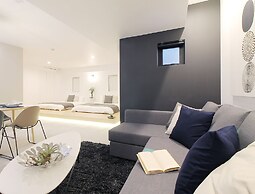 bHotel