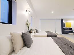 bHotel