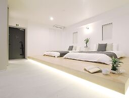 bHotel