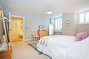 JOIVY Vibrant City Centre 2-bed Apt.