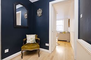 JOIVY Castle Hideaway