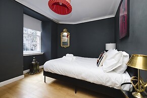 JOIVY Castle Hideaway