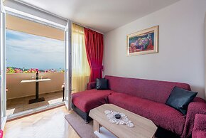 Blue Harmony Sea View Apartment