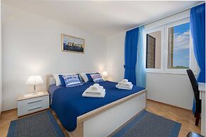 Blue Harmony Sea View Apartment