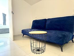 Le Village Sarzana