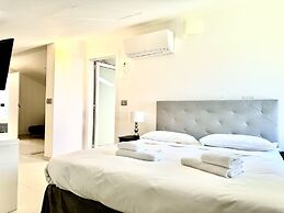 Le Village Sarzana