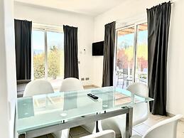 Le Village Sarzana