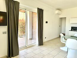 Le Village Sarzana