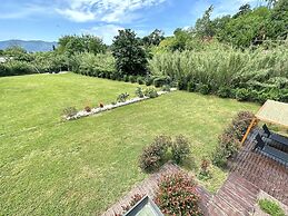 Le Village Sarzana