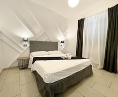 Le Village Sarzana