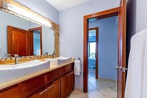 Ocean-View 2-BD Condo with Pool