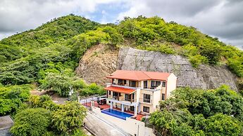 Ocean-View 2-BD Condo with Pool