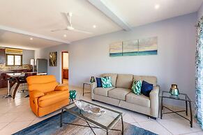 Ocean-View 2-BD Condo with Pool
