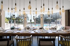 Four Points by Sheraton Sesimbra