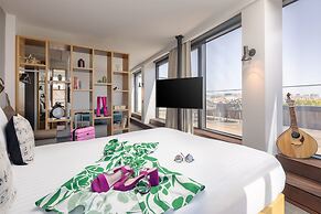 Moxy Lisbon City