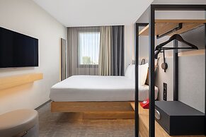 Moxy Lisbon City