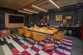 Moxy Lisbon City