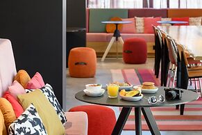 Moxy Lisbon City