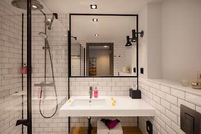 Moxy Lisbon City