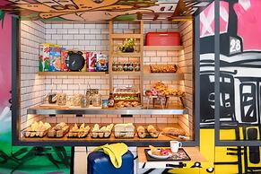Moxy Lisbon City