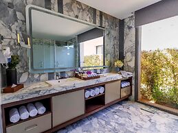 Rixos Premium Magawish Suites and Villas