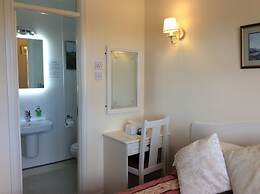 Hazelbrook Self Catering - Maximum 6 Persons
