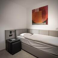 Home & Work Apartments