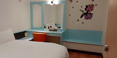 Corner Love Hotel